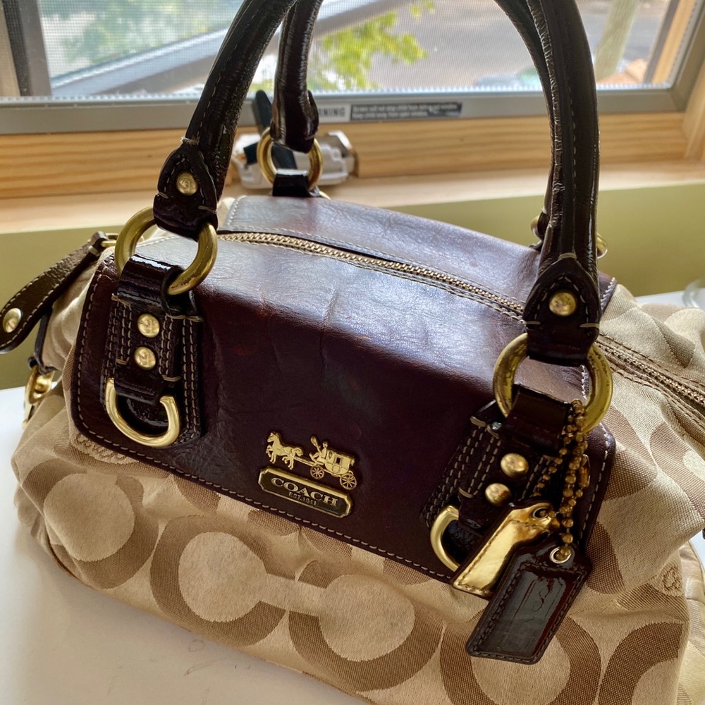 Collection Coach Mini Bag - Picture 2 of 9
